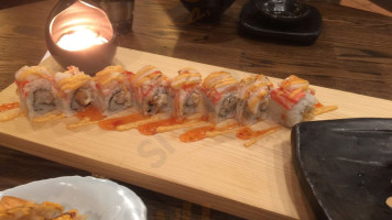Sushi Heeya food