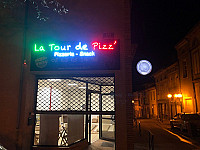 La Tour De Pizz outside