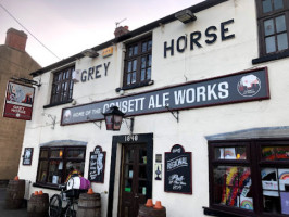 The Grey Horse outside