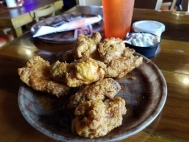 Hooters food