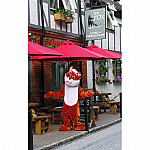The Fox Eating Drinking House outside