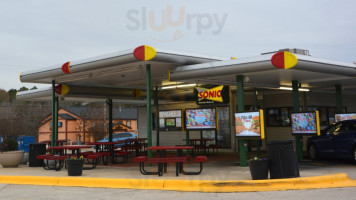 Sonic Drive-in inside