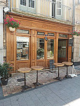 New Saint Georges Cafe'In outside