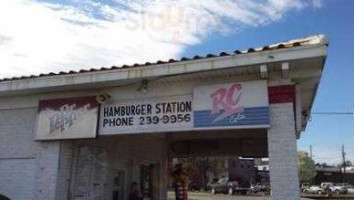 Hamburger Station outside