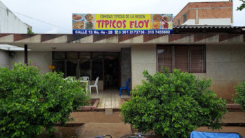 Tipicos Eloy outside