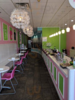 Sweet Frog Frozen Yogurt food