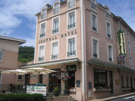 Central Hotel outside