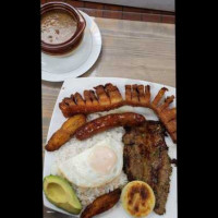 El Machetico Colombiano food