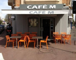 Le Café M inside
