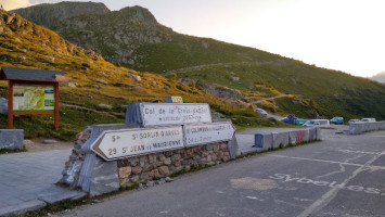 Chalet Du Col Du Glandon outside