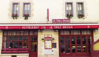 La Table Basque outside