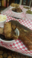 Tee Dawgs Bbq food