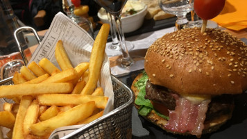 Le Resto Schuss food