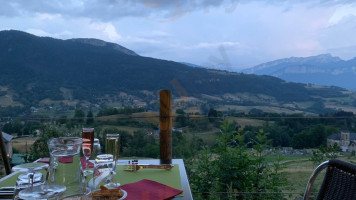 Au Pré Des étoiles food