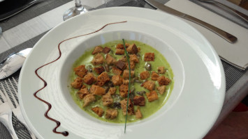 Le Pré Vert food