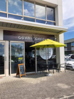 Guan Cafe: Vegetarian Vegan outside