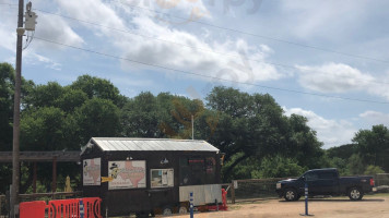 Shugabees Texas Barbecue outside