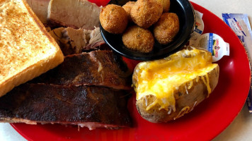 Pigskin's Bbq food