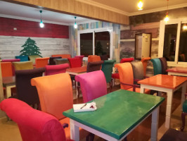 Romana Lebanese Resturant Cafe inside