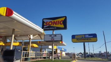 Sonic Drive-in inside