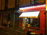 Bistrot De La Cave inside