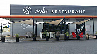 Solo Restaurant outside