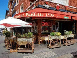La Taverne Paillette inside
