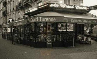 Au Grand Turenne outside