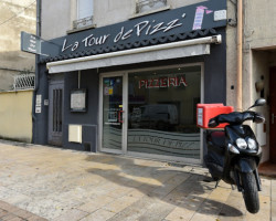La Tour De Pizz' food