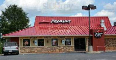 Pizza Hut outside