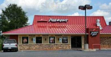 Pizza Hut outside