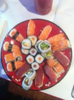 Mimi Sushi food