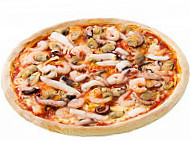 World of Pizza food