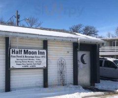 Half Moon Inn outside