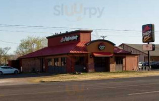 Pizza Hut outside