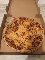Pizza D-lys food