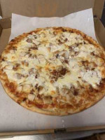 Rocco's Famous Pizza food