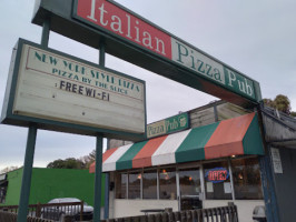 Italian Pizza Pub outside