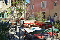 Le Petit Cafe Restaurant Bar A Vins inside