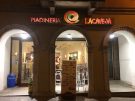 Piadineria La Caveja inside