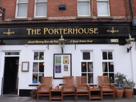 The Porterhouse outside