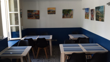 Le Café Bleu inside