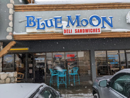 Blue Moon Bakery outside