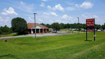 White Bluff Wine And Spirits outside