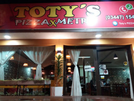 Toty's Resto Pizza inside