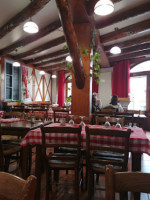 Taverne Saint Hubert food