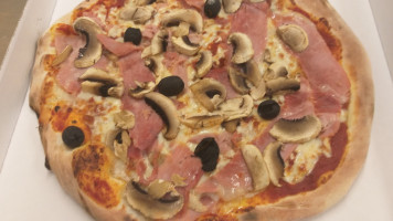 Pizza De L'âtre food