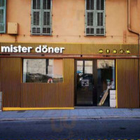 Mister Doener Nice outside