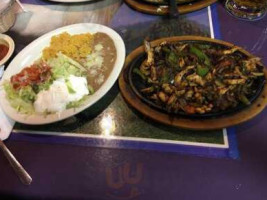 El Mariachi Mexican Grill food