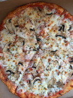 Delices Pizza food